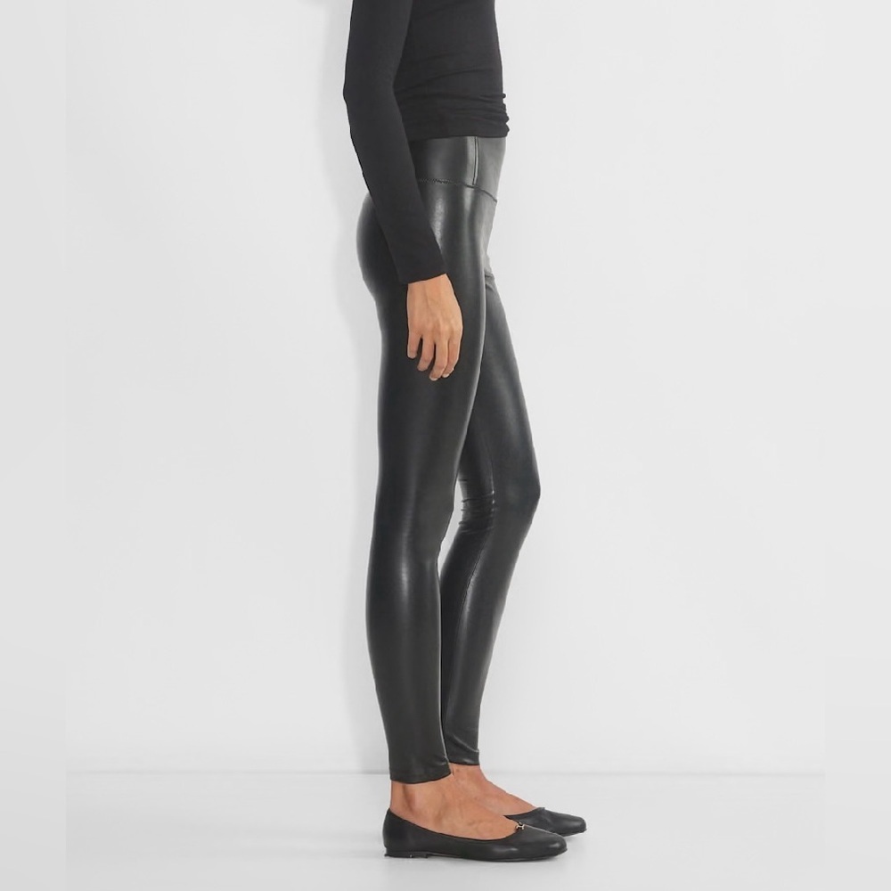 Women’s Aritzia Wilfred Free Black Faux vegan Leather Leggings size xs. - Picture 3 of 10